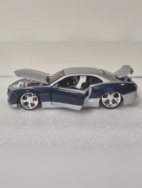 Maisto All Stars 2010 Chevrolet Camaro SS RS, 1:24 Diecast, Silver/Blue